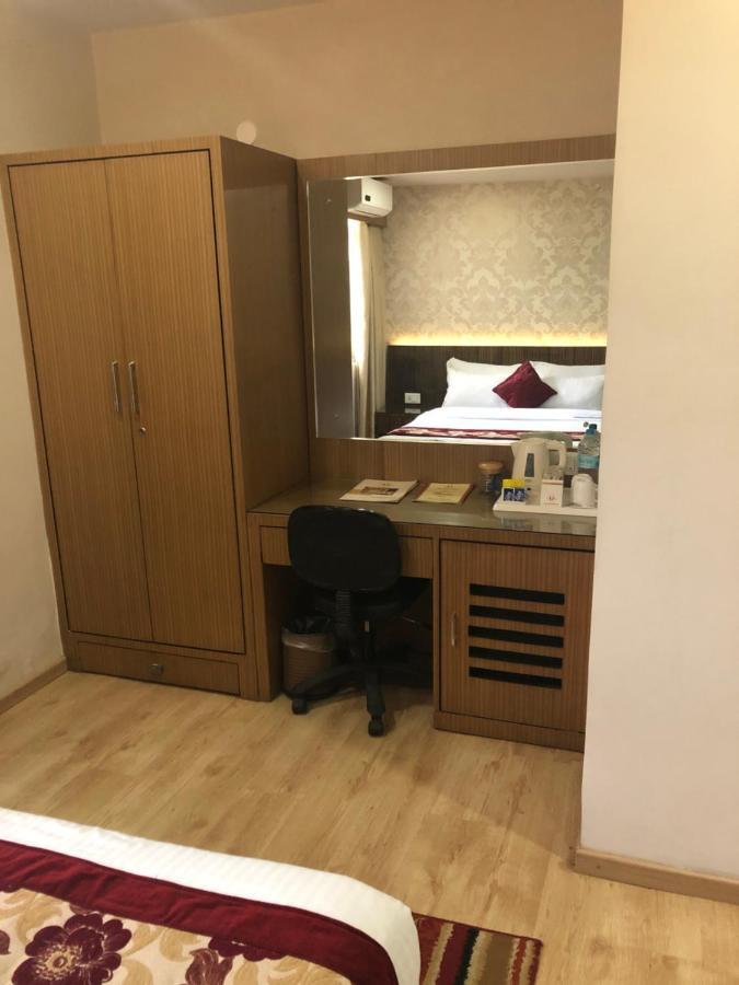 Hotel Harrison Palace Biratnagar Bagian luar foto